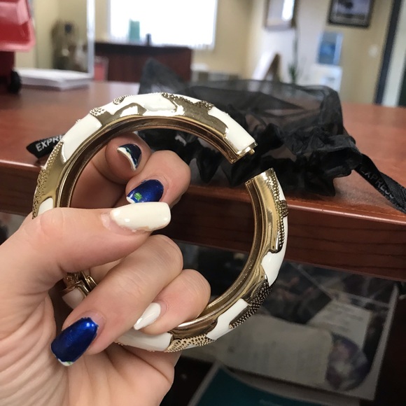 Bangle bracelet - Picture 5 of 6